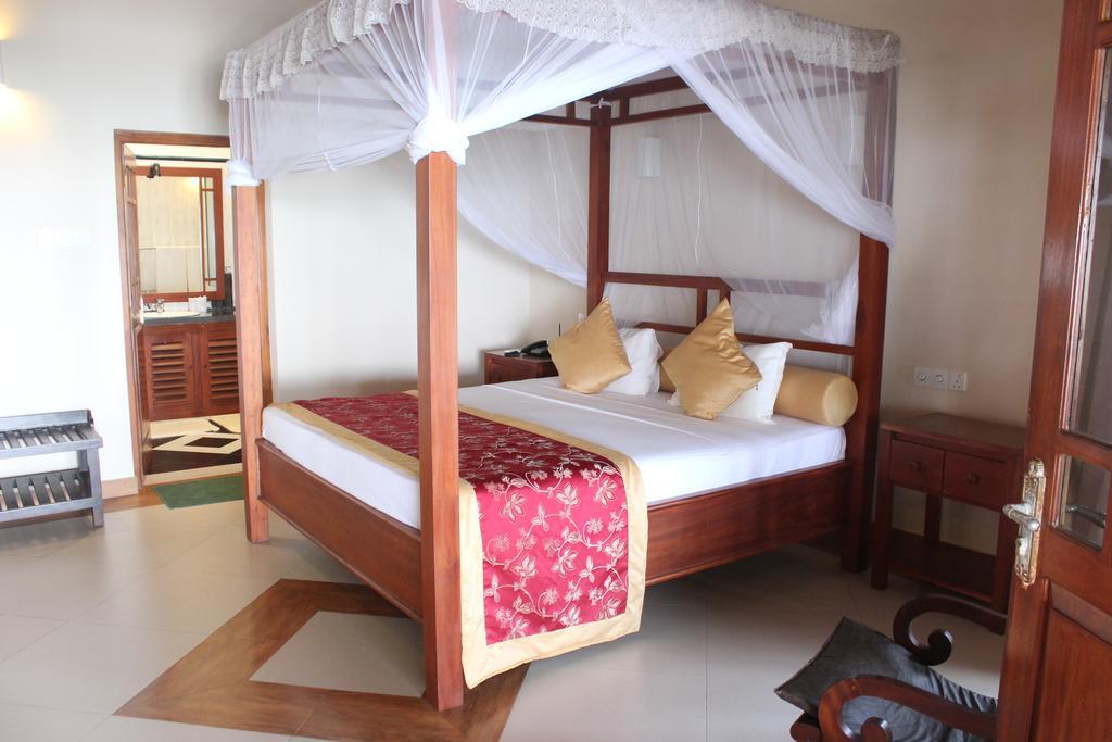 Warahena Beach Hotel Bentota Ngoại thất bức ảnh