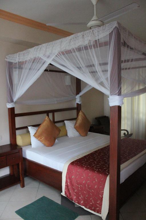 Warahena Beach Hotel Bentota Ngoại thất bức ảnh